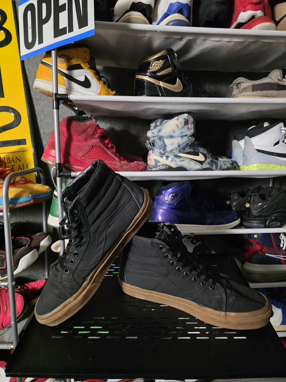 🔥 Vans Men Size 9.5 Black High-Top Slip-On Sneakers with Gum Sole